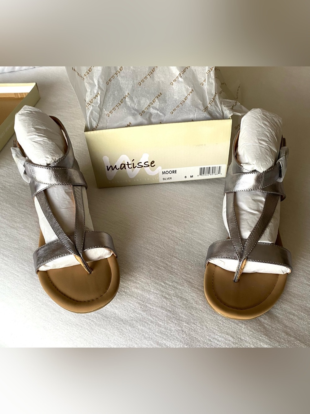 Matisse Metallic Silver Thong Sandals Size 8 NWT